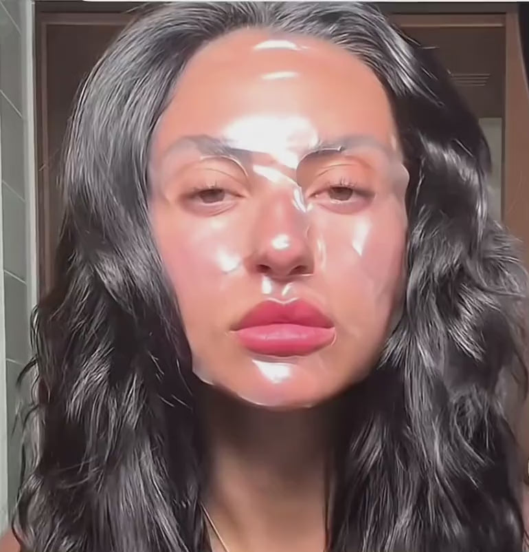 Load video: &lt;ul&gt;&lt;li&gt;&lt;strong&gt;Brightens the complexion and revives the skin’s natural radiance.&lt;/strong&gt;&lt;br/&gt;&lt;/li&gt;&lt;li&gt;&lt;strong&gt;Helps reduce uneven texture and signs of fatigue.&lt;/strong&gt;&lt;br/&gt;&lt;/li&gt;&lt;li&gt;&lt;strong&gt;Strengthens and protects the skin barrier.&lt;/strong&gt;&lt;br/&gt;&lt;/li&gt;&lt;li&gt;&lt;strong&gt;Moisturizes and softens the skin.&lt;/strong&gt;&lt;br/&gt;&lt;/li&gt;&lt;li&gt;&lt;strong&gt;Suitable for all skin types.&lt;/strong&gt;&lt;br/&gt;&lt;/li&gt;&lt;/ul&gt;